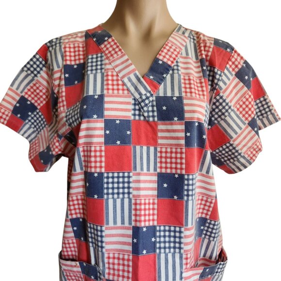 Womens Patriotic Patchwork Red White and Blue Scrub Top Front Pockets Size M - Picture 2 of 8